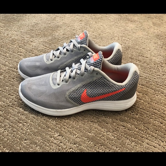 Nike Revolution 3 Running Shoe - Picture 4 of 5